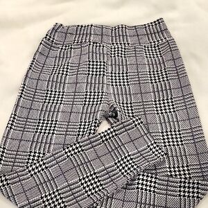 Ladies Size L Black and White Plaid Pants, thin material, straight leggings